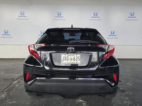 Used 2022 Toyota C-HR XLE image 34