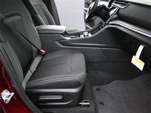 New 2025 Jeep Grand Cherokee Laredo image 35