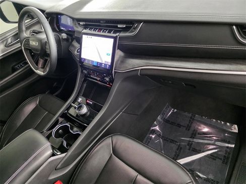 Certified 2023 Jeep Grand Cherokee Limited w/ Luxury Tech Group II image 36