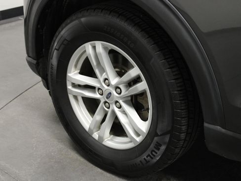 Used 2020 Ford Explorer XLT w/ Comfort Package AWD/4WD image 10