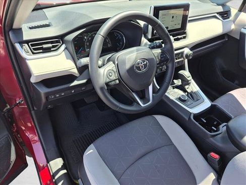Used 2025 Toyota RAV4 XLE w/ Convenience Package AWD/4WD image 9