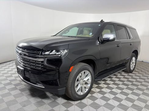 Used 2021 Chevrolet Tahoe Premier w/ Premium Package AWD/4WD image 3