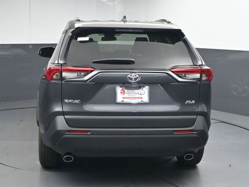 Used 2022 Toyota RAV4 XLE FWD image 7
