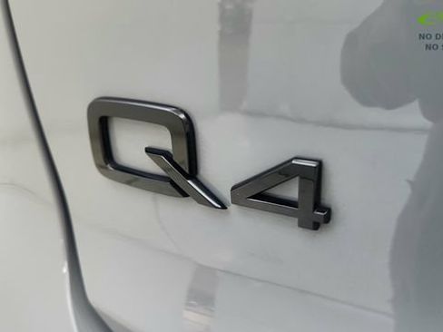 Used 2024 Audi Q4 e-tron Prestige AWD/4WD image 18
