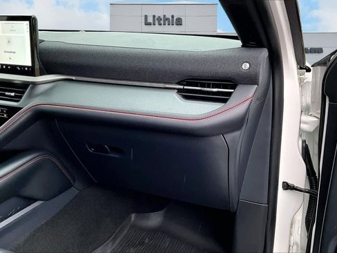 Used 2025 Ford Explorer ST-Line image 24