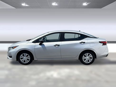 Used 2024 Nissan Versa S FWD image 2