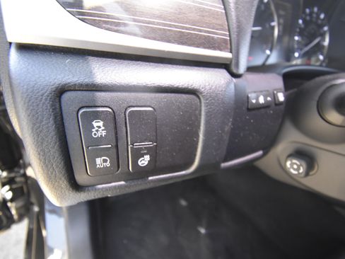 Used 2017 Lexus GS 350 w/ Preferred Accessory Package RWD image 9