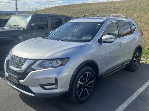 Used 2019 Nissan Rogue SL w/ Premium Package AWD/4WD image 3