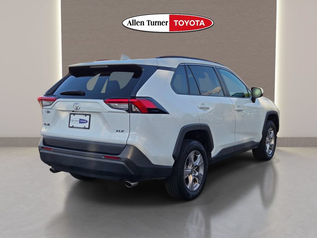 Used 2025 Toyota RAV4 XLE FWD image 7