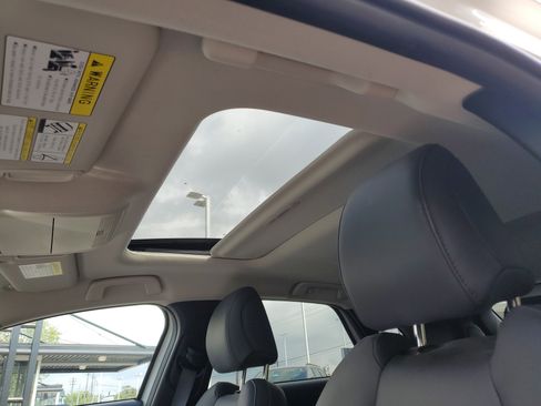 Used 2023 MAZDA CX-30 AWD 2.5 S w/ Premium Package image 18