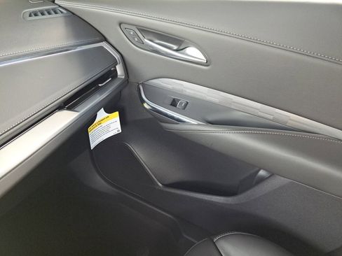 Certified 2025 Cadillac XT4 Premium Luxury image 31