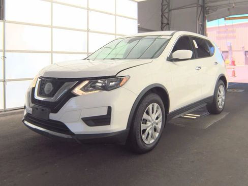 Used 2019 Nissan Rogue S FWD image 1