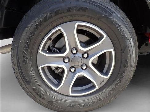 Used 2022 Jeep Wrangler Unlimited Sport AWD/4WD image 7