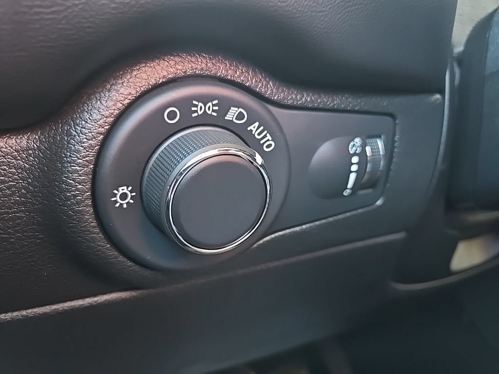 Used 2023 Dodge Durango GT AWD/4WD image 48