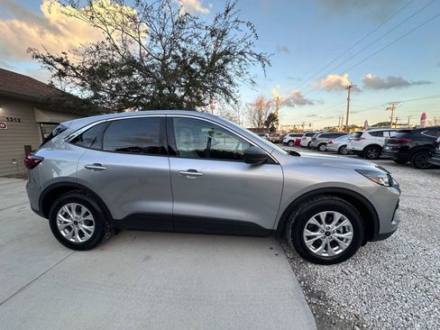 Used 2024 Ford Escape Active w/ Cold Weather Package image 4