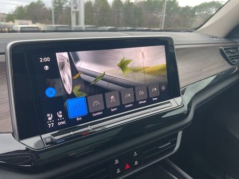 Certified 2025 Volkswagen Atlas SEL image 24