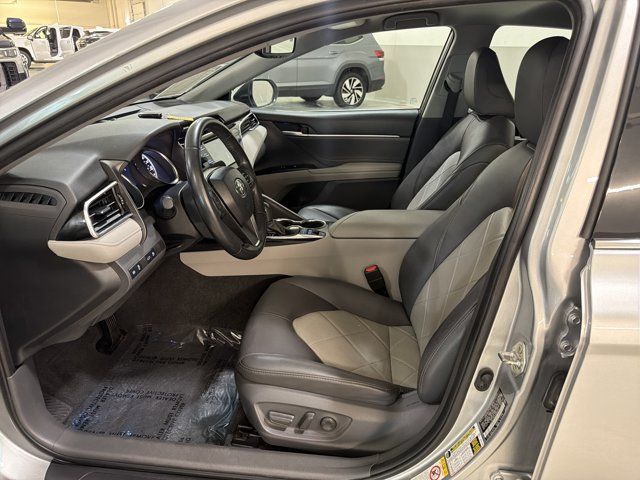 Used 2018 Toyota Camry XLE FWD image 15