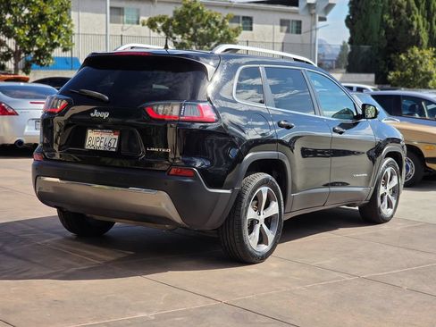 Used 2019 Jeep Cherokee Limited FWD image 11
