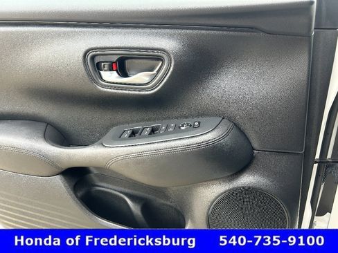 Certified 2024 Honda HR-V LX image 27