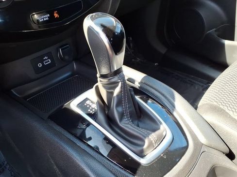 Used 2020 Nissan Rogue Sport S w/ Appearance Package FWD image 17