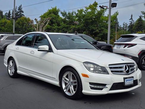 Used 2013 Mercedes-Benz C 250 Sedan image 9