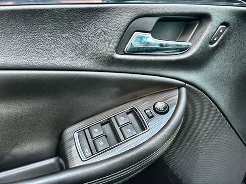 Used 2018 Chevrolet Impala LT image 24