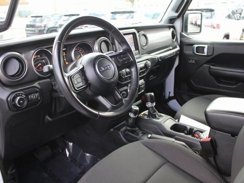 Used 2021 Jeep Wrangler Willys image 3