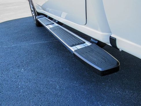 New 2026 GMC Sierra 1500 SLE image 11