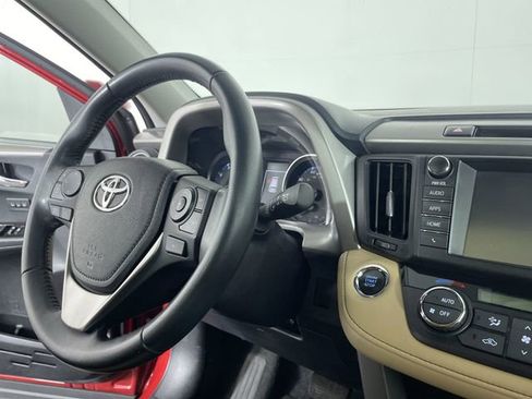 Used 2016 Toyota RAV4 Limited image 29