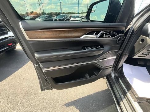 Used 2022 Jeep Grand Wagoneer Series I w/ Flexible Seating Group AWD/4WD image 14