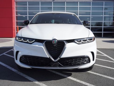 Used 2024 Alfa Romeo Tonale Ti image 4