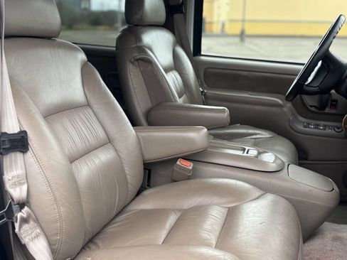 Used 1997 Chevrolet Tahoe 4WD w/ Preferred Equipment Group 3 image 16