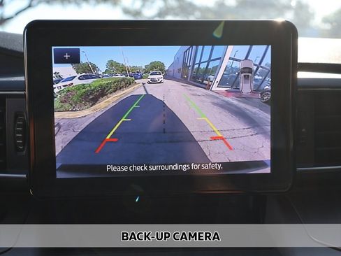 Used 2023 Ford Explorer XLT w/ Equipment Group 202A image 5