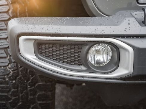 Used 2018 Jeep Wrangler Unlimited Sahara w/ Dual Top Group image 12