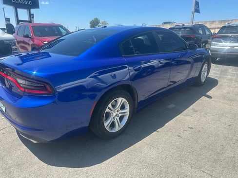 Used 2020 Dodge Charger SXT RWD image 4