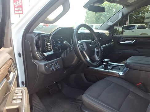 Used 2023 Chevrolet Silverado 1500 LT Trail Boss w/ Protection Package AWD/4WD image 7