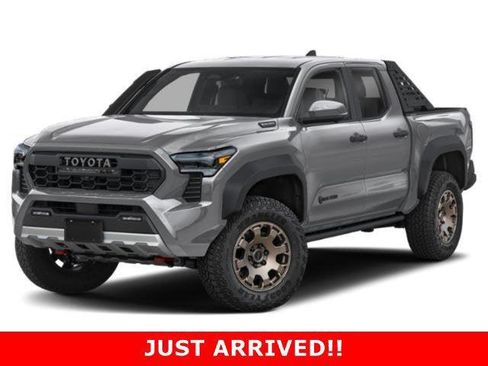 Certified 2024 Toyota Tacoma Limited AWD/4WD image 1