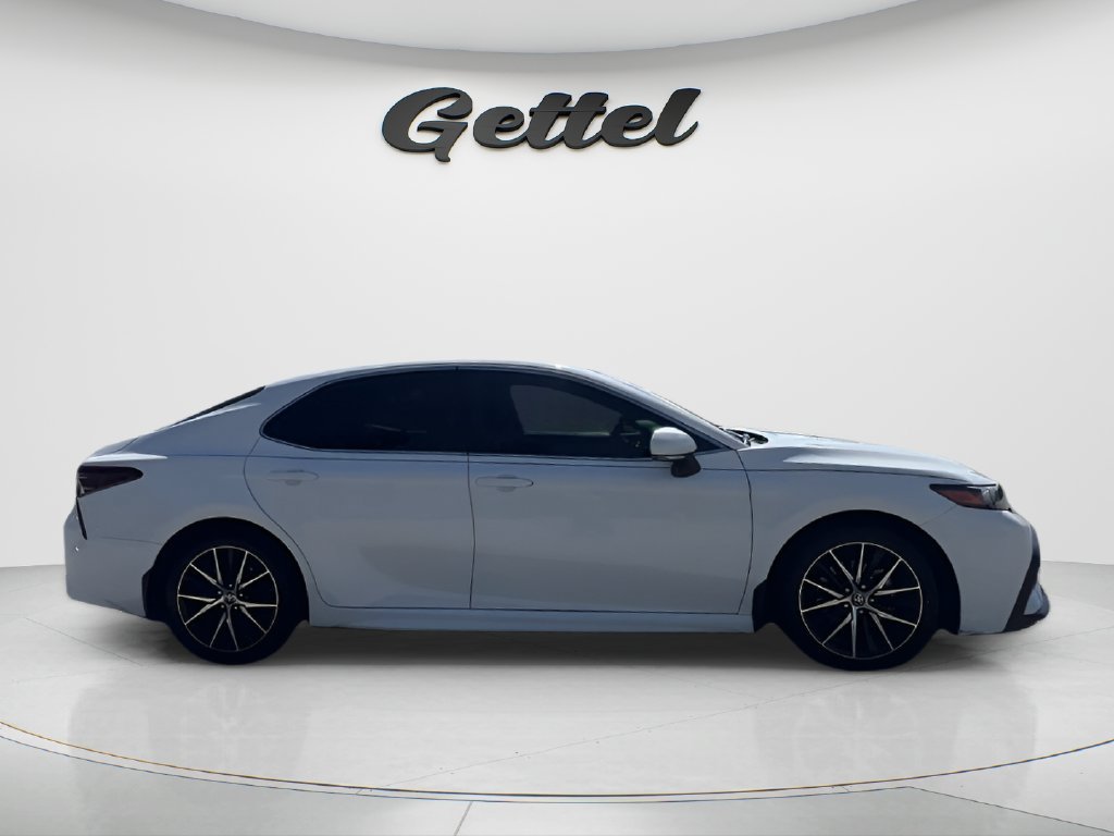 Used 2023 Toyota Camry SE FWD image 4