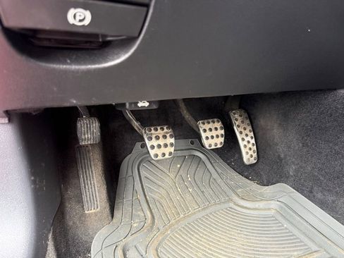 Used 2010 Dodge Challenger SRT8 w/ SRT Option Group II image 14