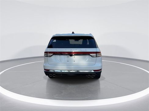 New 2026 Lincoln Aviator Reserve image 7