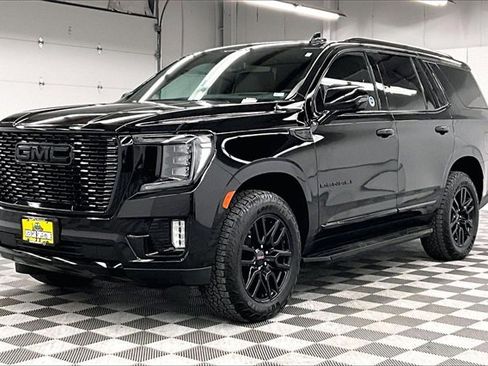 Used 2023 GMC Yukon Denali w/ LPO, Floor Liner Package image 12