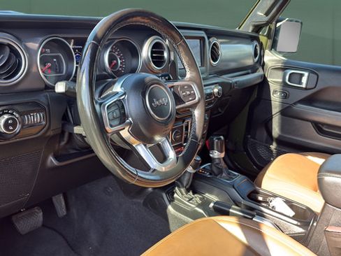 Used 2021 Jeep Gladiator Rubicon w/ LED Lighting Group AWD/4WD image 13