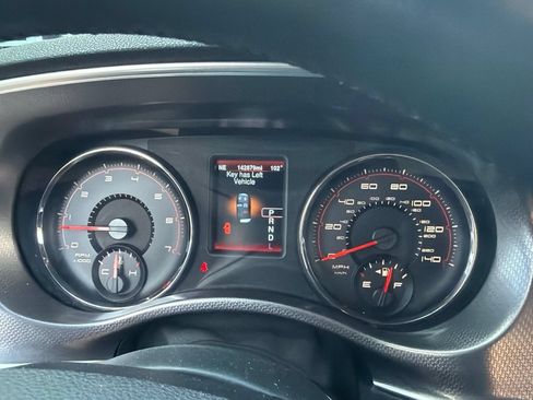 Used 2014 Dodge Charger SXT AWD/4WD image 7