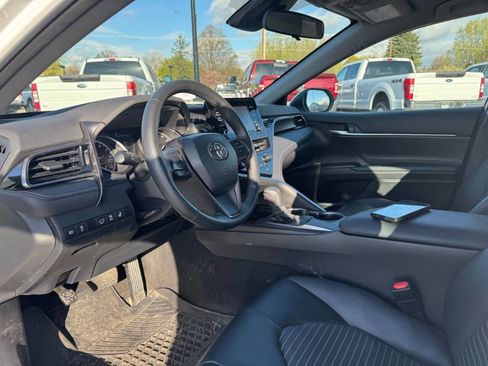 Used 2024 Toyota Camry SE FWD image 10