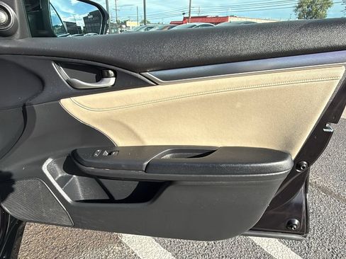 Used 2018 Honda Civic Touring image 16
