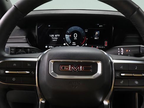 Used 2025 GMC Acadia Elevation w/ Elevation Premium Package AWD/4WD image 13