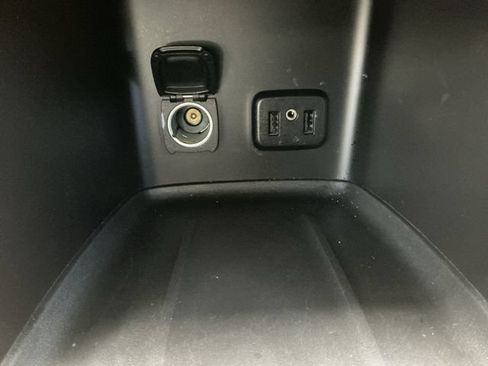 Used 2019 GMC Acadia Denali w/ Technology Package FWD image 20