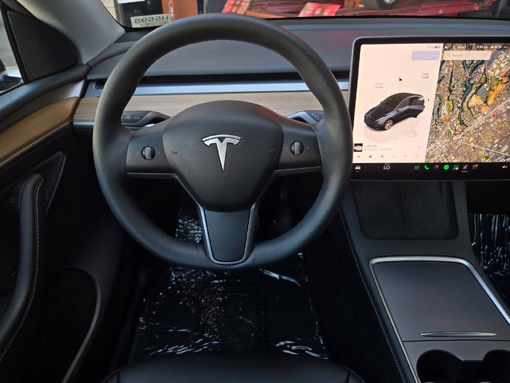Used 2024 Tesla Model Y Long Range AWD/4WD image 15