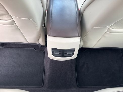 Used 2017 Ford Fusion Platinum image 27