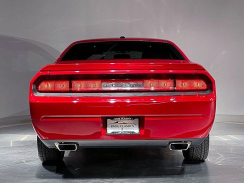 Used 2012 Dodge Challenger SXT Plus RWD image 26